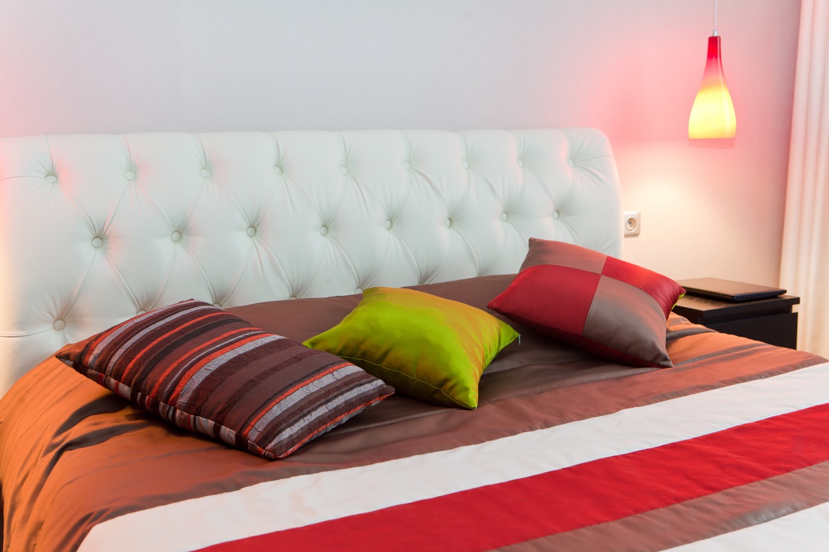 Пошив чехла на подушку - изображение 1 - заказать онлайн в салоне штор Benone в Лыткарино